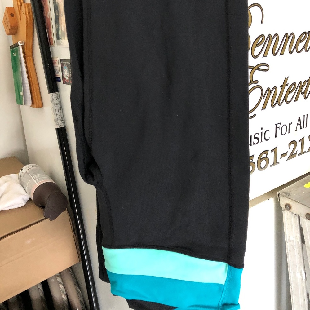Luon Astro WOrkout Pants NWT